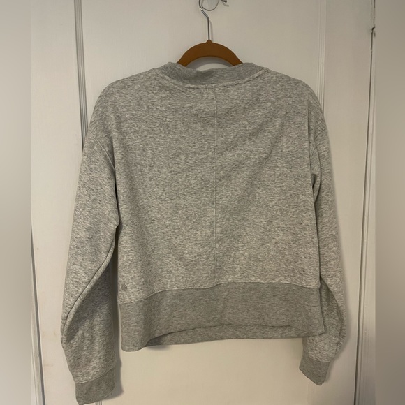Zella Gray crewneck sweatshirt - Picture 4 of 5